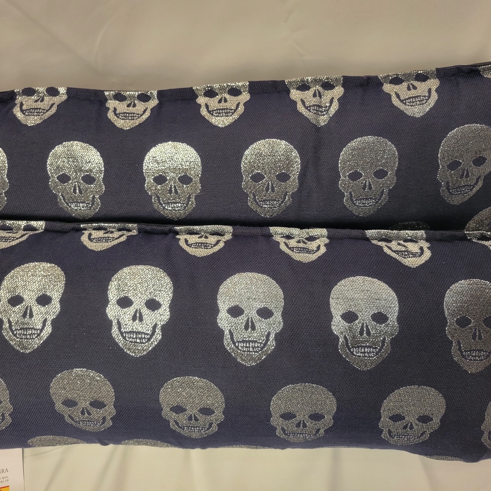 Caldeira Black, Navy and Silver Skull Accent Pillow New Rare - Picture 4 of 16